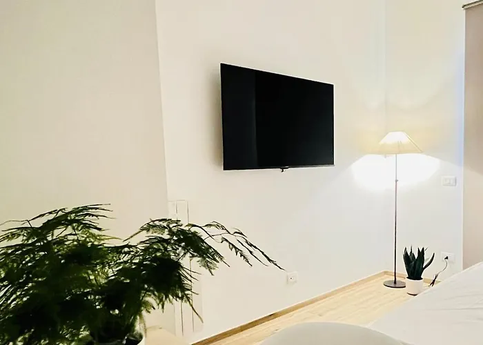 Elegant Penthouse Near Apartament